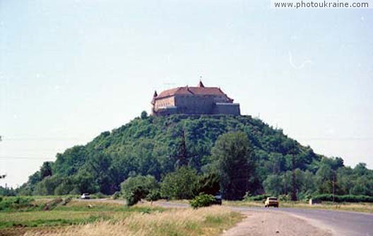  die Stadt Mukachevo. Das Schloss Palanok
Gebiet Sakarpatje 
