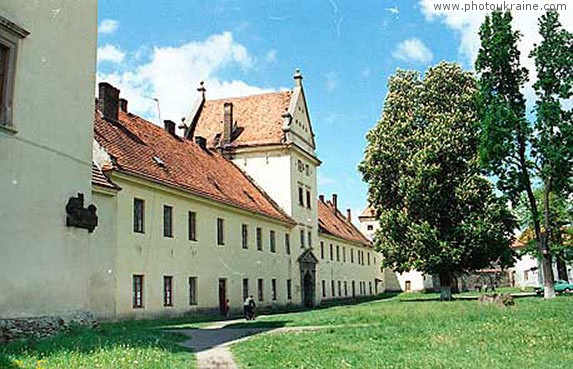  die Stadt Zholkva. Das Schloss Zholkevskih
Gebiet Lwow 