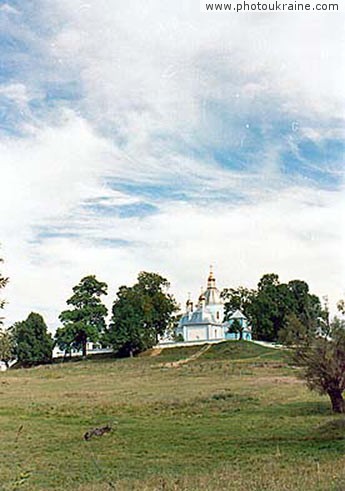 Village Nyzkynychi. Monastery of Assumption  Volyn Region Ukraine photos