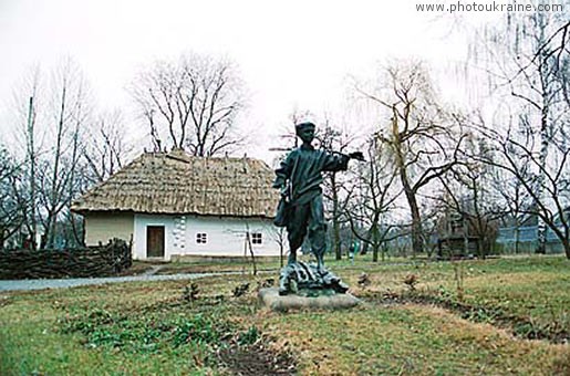  das Dorf SHevchenkovo. Das Museum - Hof Tarasa Schewtschenko
Gebiet Tscherkassk 