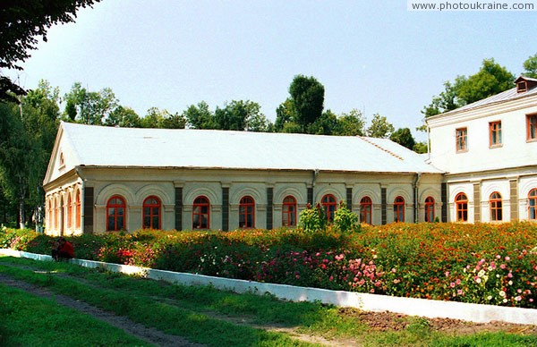 Antopil. Side wing of palace Chetvertinskih Vinnytsia Region Ukraine photos
