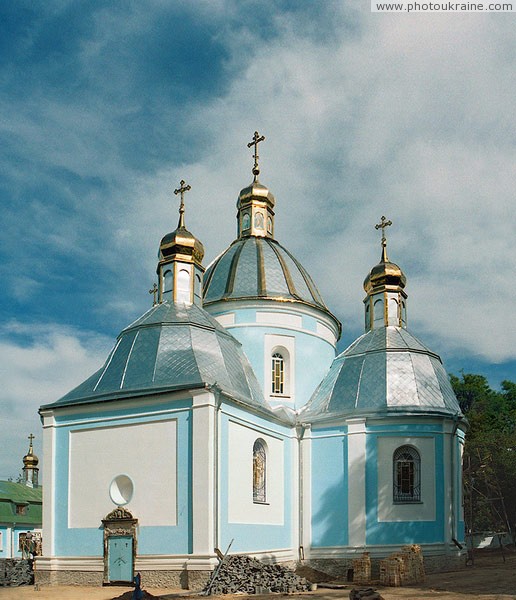 Nyzkynychi. Assumption church Volyn Region Ukraine photos
