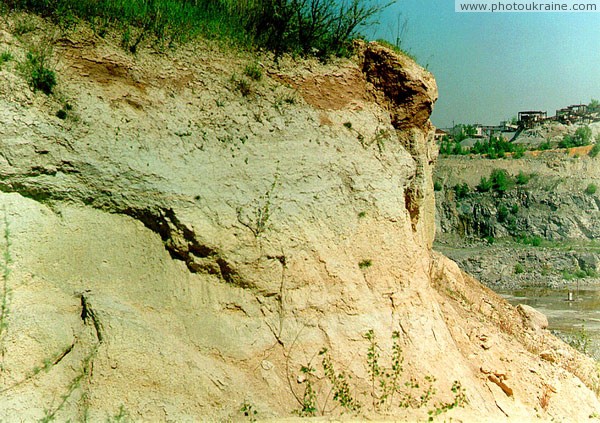 Dnipropetrovsk. Quaternary rocks cover of Rybalsky quarry granites Dnipropetrovsk Region Ukraine photos