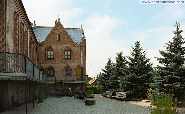 Artemivsk. Landscaped courtyard houses of prayer Donetsk Region Ukraine photos
