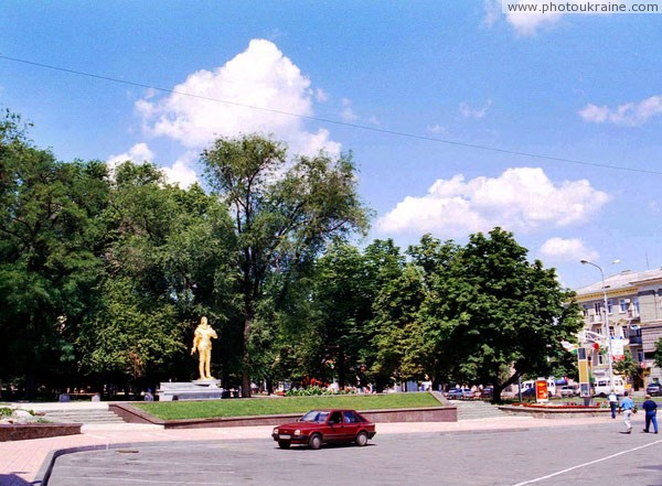 Donetsk. Monument to A. Solovianenko at Opera Donetsk Region Ukraine photos