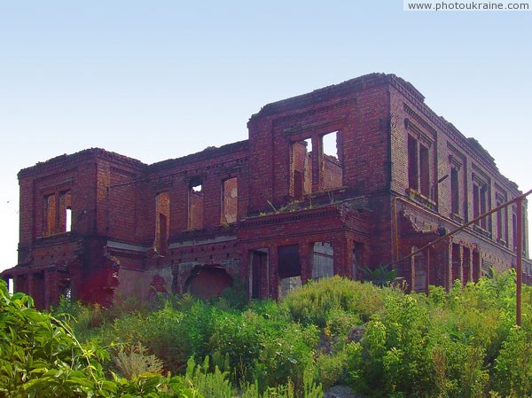 Donetsk. Ruins of ceremonial facade John Hughes mansion Donetsk Region Ukraine photos
