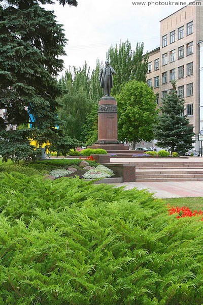 Donetsk. Monument to T. Shevchenko on eponymous boulevard Donetsk Region Ukraine photos