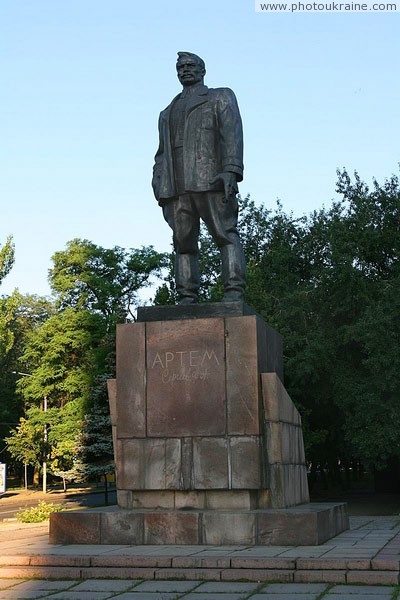 Donetsk. Monument to Artem  most popular figure in Donbas Soviet-era Donetsk Region Ukraine photos