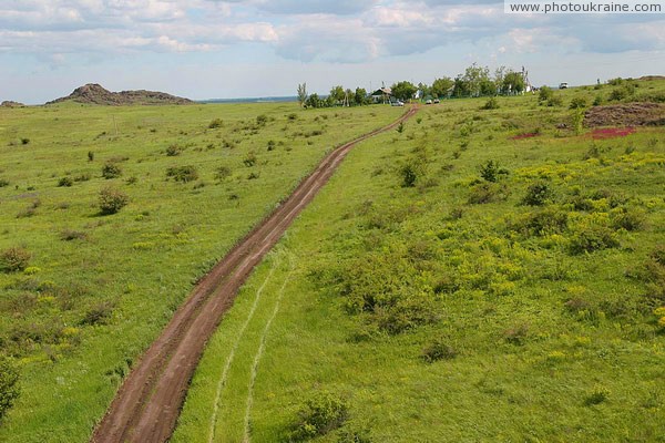 Kamiani Mohyly Reserve. Road to reserve Donetsk Region Ukraine photos