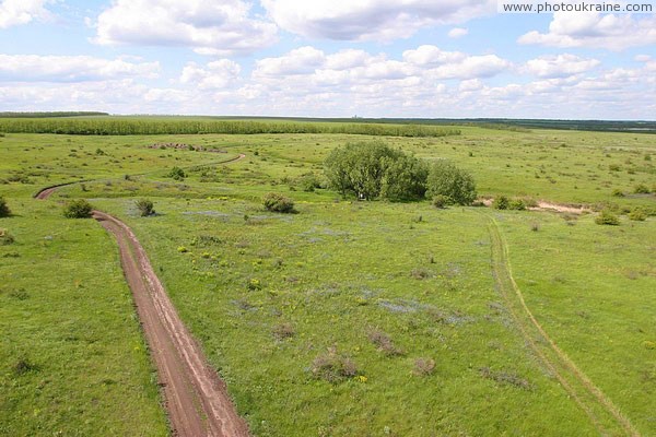 Kamiani Mohyly Reserve. Protected roads Donetsk Region Ukraine photos