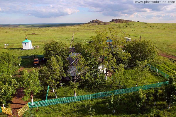 Kamiani Mohyly Reserve. Paradise Donetsk Region Ukraine photos