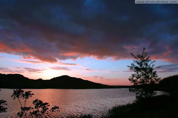 Kamiani Mohyly Reserve. Karatysh sunset Donetsk Region Ukraine photos