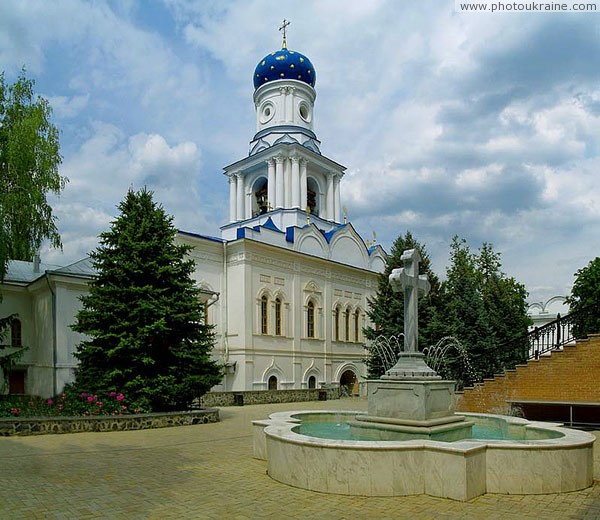 Sviatogirska lavra. Church of Intercession Donetsk Region Ukraine photos