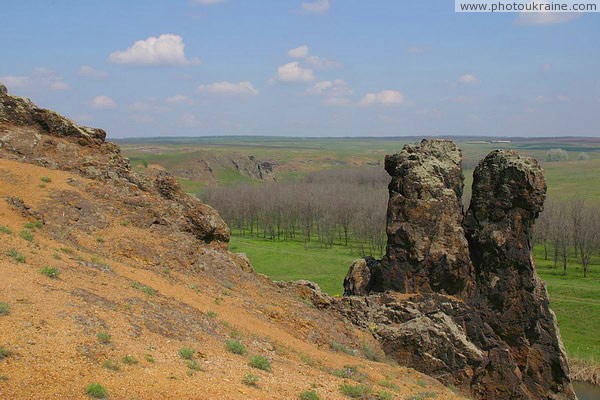 Starolaspa. Rocky outcrops Donetsk Region Ukraine photos