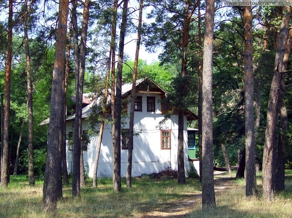 Ushomyr. Park with splinter of estate buildings Zhytomyr Region Ukraine photos