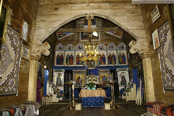Yasinia. Iconostasis of church Strukivska Zakarpattia Region Ukraine photos