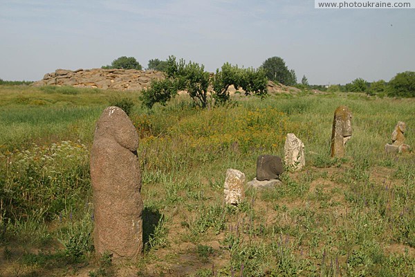 Terpinnia. Stone edging Stone Grave Zaporizhzhia Region Ukraine photos