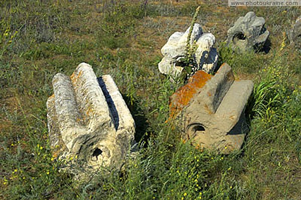 Terpinnia. Ancient millstones Zaporizhzhia Region Ukraine photos