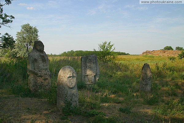 Terpinnia. Stone sculptures of reserve Zaporizhzhia Region Ukraine photos