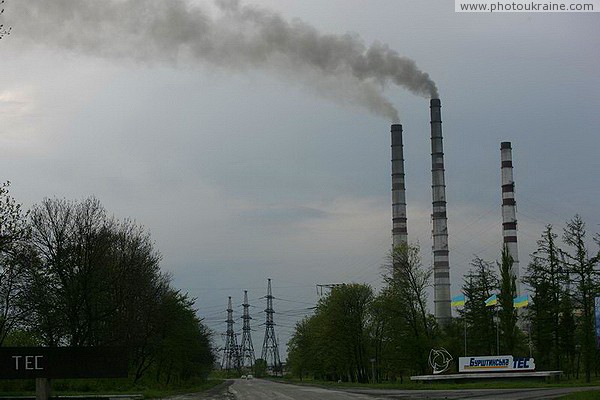 Burshtyn. Burshtyn TPP - electric power pipes and supports Ivano-Frankivsk Region Ukraine photos