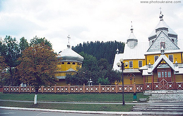 Verkhovyna. Assumption church and bell tower Ivano-Frankivsk Region Ukraine photos