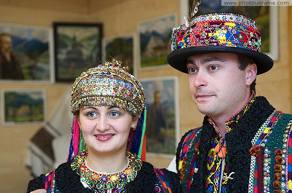 Verkhovyna. Hutsul wedding - newlyweds Ivano-Frankivsk Region Ukraine photos