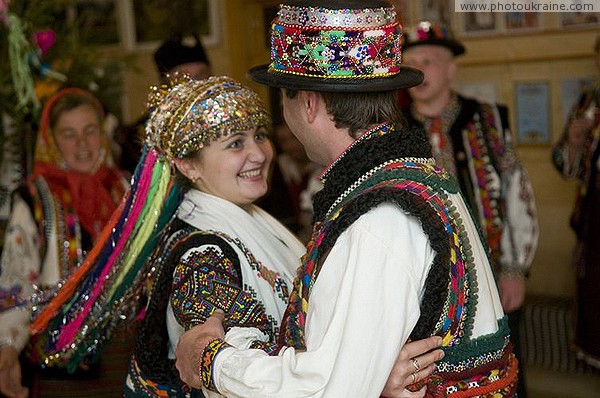 Verkhovyna. Hutsul wedding - smile of happiness Ivano-Frankivsk Region Ukraine photos