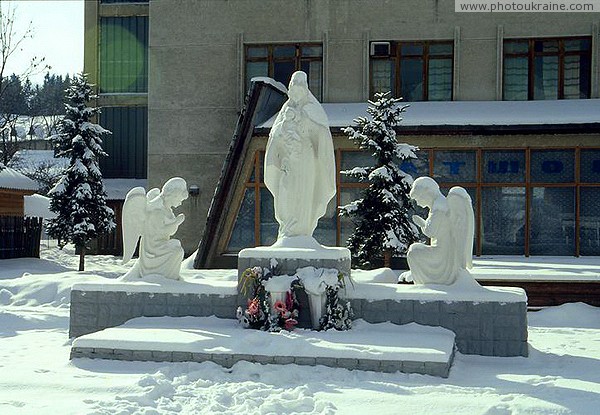 Vorokhta. Monument in the village center Ivano-Frankivsk Region Ukraine photos