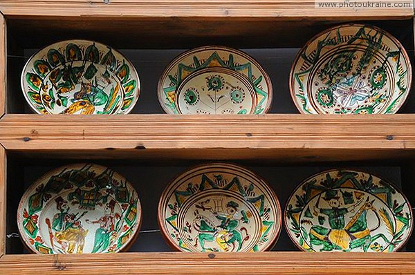 Kosiv. Hutsul Museum - painted clay plates Ivano-Frankivsk Region Ukraine photos
