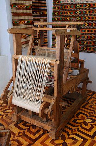 Kosiv. Hutsul Museum - weaving machine Ivano-Frankivsk Region Ukraine photos