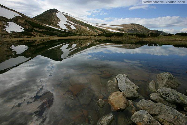 Chornohora. Nesamovite - alpine (1750 m) lake Ivano-Frankivsk Region Ukraine photos