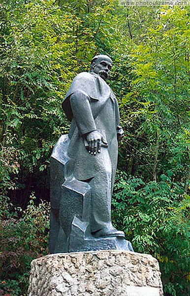 Tyudiv. Monument to Taras Shevchenko Ivano-Frankivsk Region Ukraine photos