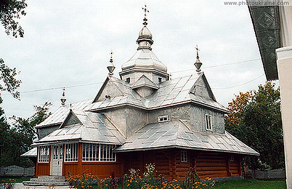 Cherganivka. The wooden church of John the Baptist Ivano-Frankivsk Region Ukraine photos