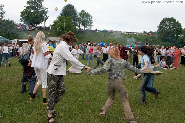 Sheshory. Festival of ethnic music - dance Ivano-Frankivsk Region Ukraine photos
