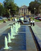 Zaporizhzhia. Alley of fountains in front of City hall, Zaporizhzhia Region, Rathauses 
