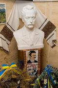 Krivorivnia. I. Franko Museum - and the bust and towel ..., Ivano-Frankivsk Region, Museums 