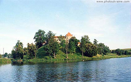  das Dorf Svirzh. Das Schloss Tsetnera
Gebiet Lwow 