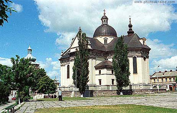 Town Zhovkva. Church of St. Laurence Lviv Region Ukraine photos