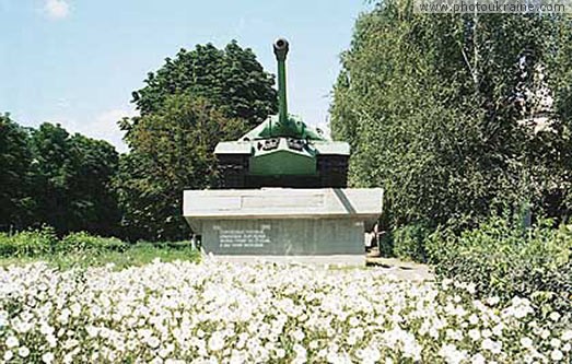  die Siedlung Novomirgorod. Das Denkmal - Panzer
Gebiet Kirowograd 