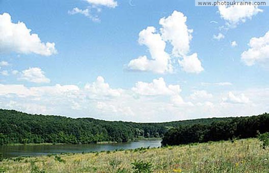  das Dorf Stavidla. Die malerische Landschaft mit dem Teich
Gebiet Kirowograd 