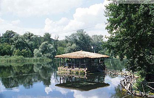 Village Korobovy Khutora. Bungalow on Siverskyi Donets river Kharkiv  Region Ukraine photos