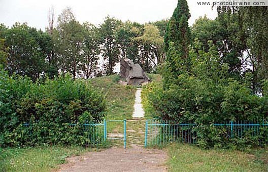  das Dorf Kodnja. Kosakendenkmal - Kurgan
Gebiet Shitomir 