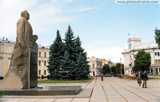  die Stadt Zhitomir. Das Denkmal Sergej Korolevu
Gebiet Shitomir 