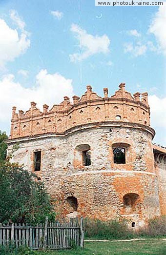 Town Starokonstantyniv. Tower of fortress Khmelnytskyi Region Ukraine photos