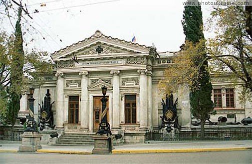  das Museum der Geschichte der Schwarzmeerflotte
die Stadt Sewastopol 