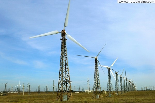 Ветровая электростанция на Тарханкутском полуострове Автономная Республика Крым Фото Украины