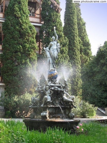 Gurzuf. Fountain Secret of night in Gurzuf park Autonomous Republic of Crimea Ukraine photos