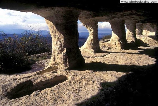 Вид из крупнейшей пещеры монастыря Челтер-Коба Автономная Республика Крым Фото Украины