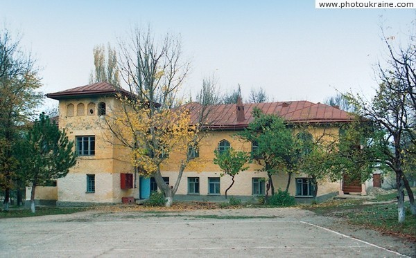 Sokolinoe. Service estate building Autonomous Republic of Crimea Ukraine photos