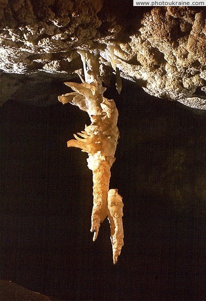 Мини-сталактит в пещере Молодёжная Автономная Республика Крым Фото Украины